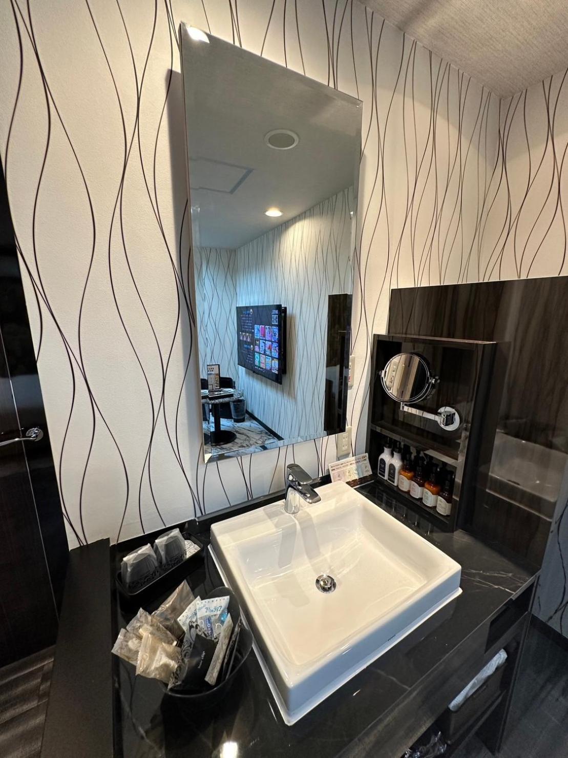 Hotel Exe (Adults Only) Токио Екстериор снимка